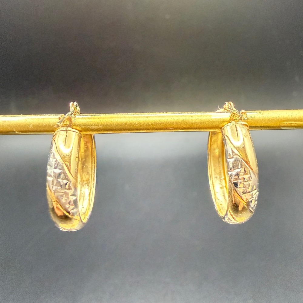JCM 10K Yellow Gold Two Tone Diamond Cut Hoop Earrings 0.75 Inch 1.4g